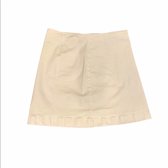 Ann Taylor Dresses & Skirts - Ann Taylor white a-line skirt. Size 4.